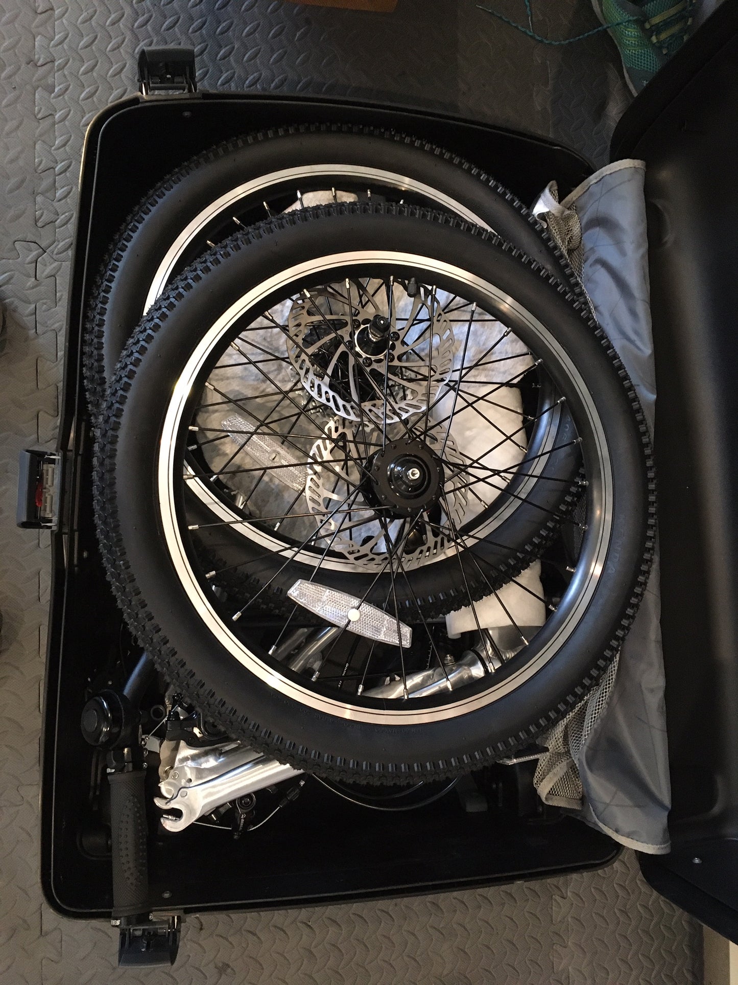 Hunter Pro - SOLOROCK 20" 10 Speed Shimano Tiagra Aluminum Folding Bike